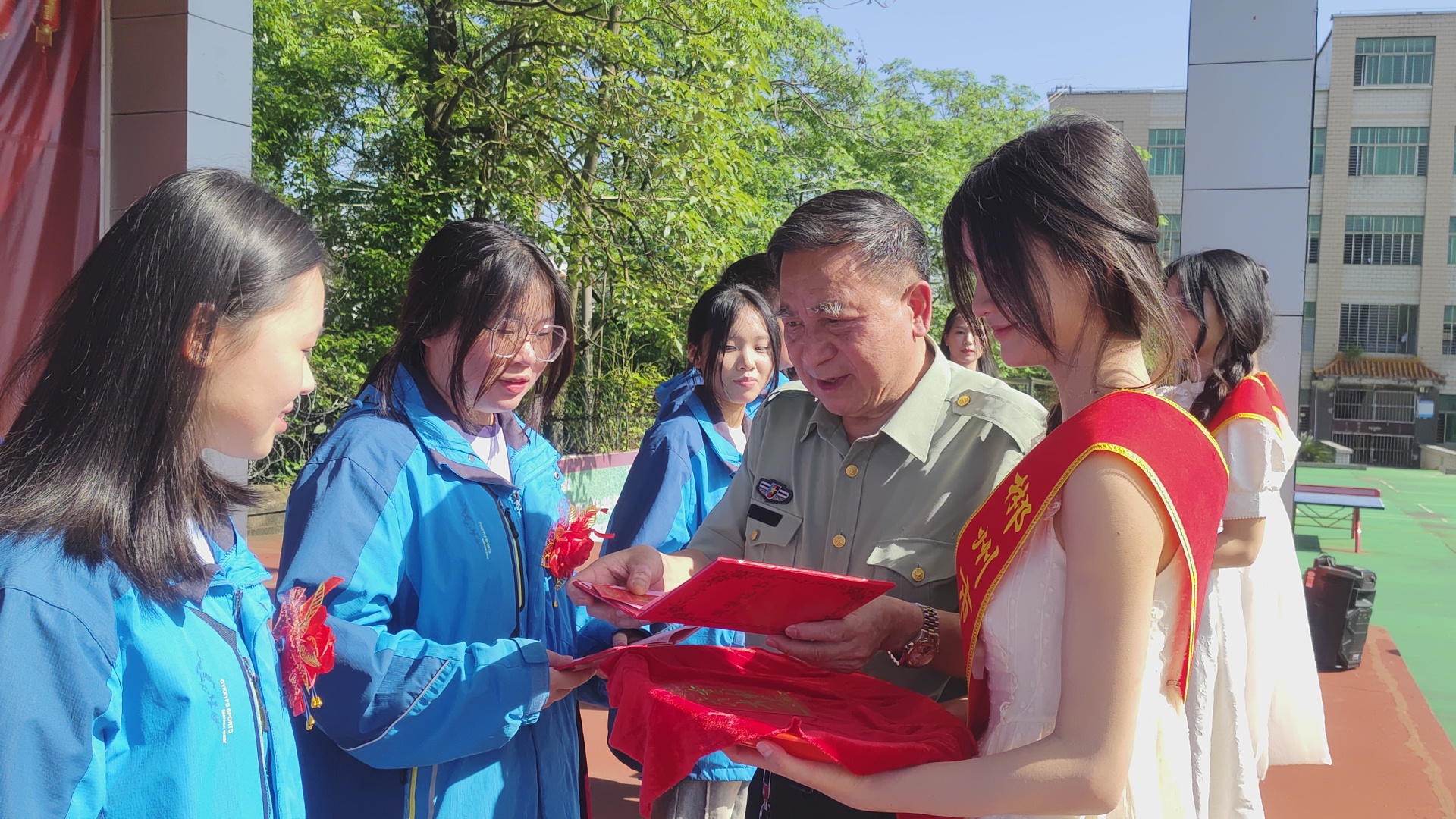 2024年上學(xué)期期中考試表彰大